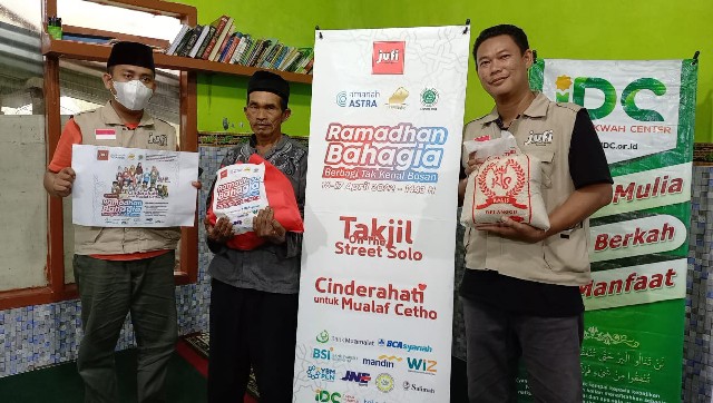 Jufi Salurkan 560 Paket Pangan Ramadhan di Solo dan Karanganyar