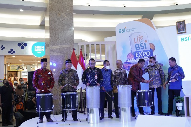 BSI Adakan Life with BSI Expo di Surabaya