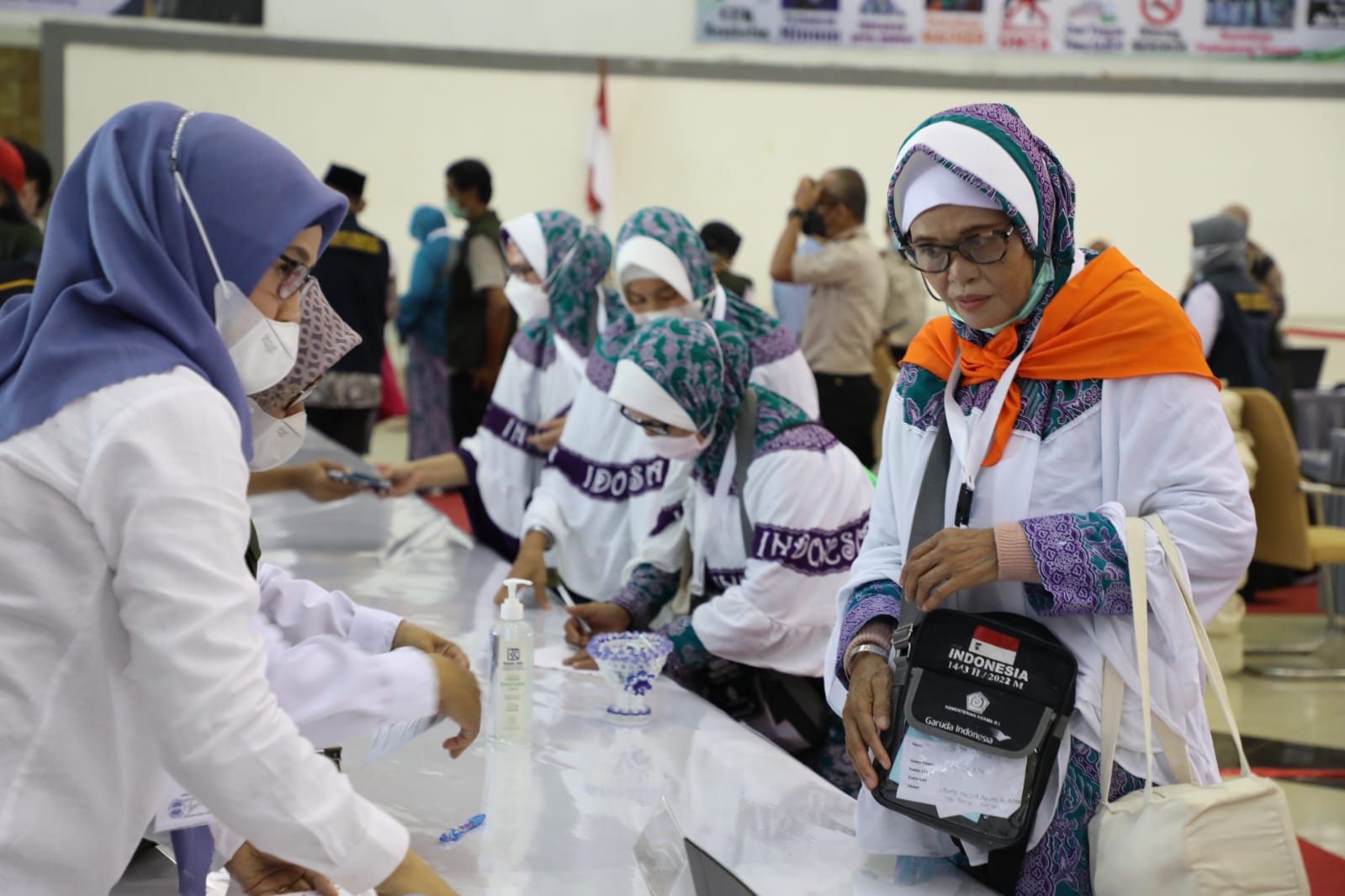 Jemaah Haji Kloter Pertama Embarkasi Jakarta Mulai Masuk Asrama