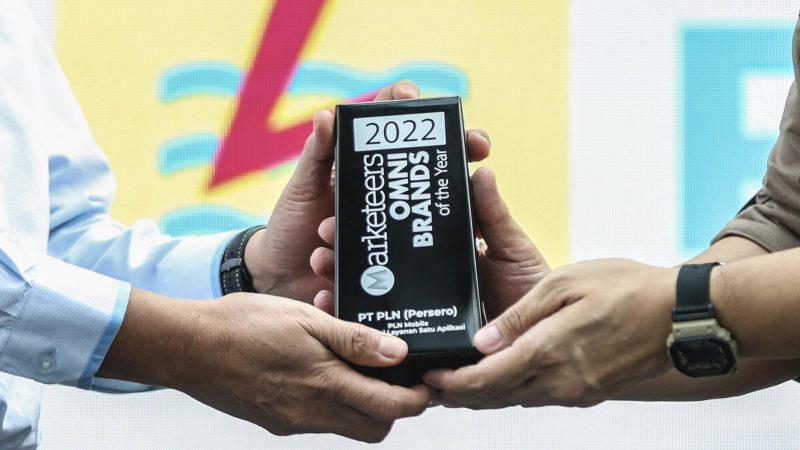 PLN Mobile Raih Penghargaan Marketeers Omni Brands of the Year 2022