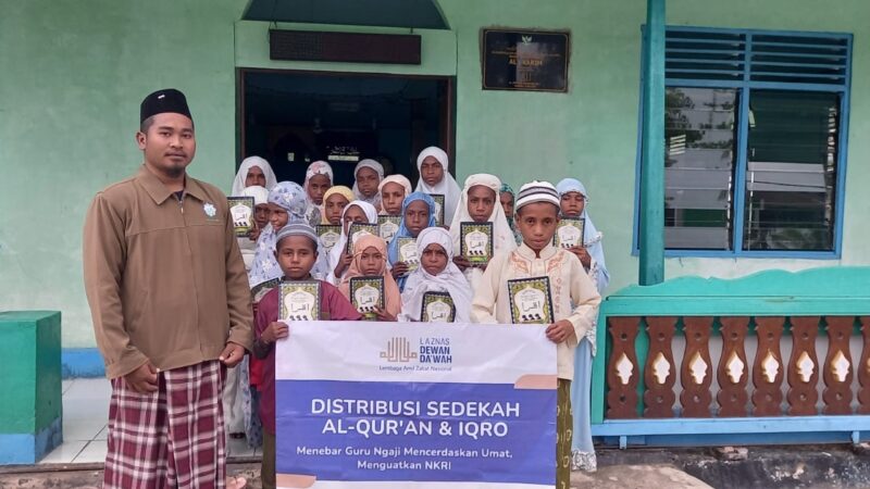 Bantuan Mushaf Al-Qur’an dan Iqro’ Jadi Bahan Belajar di Kampung Kecap Papua Barat