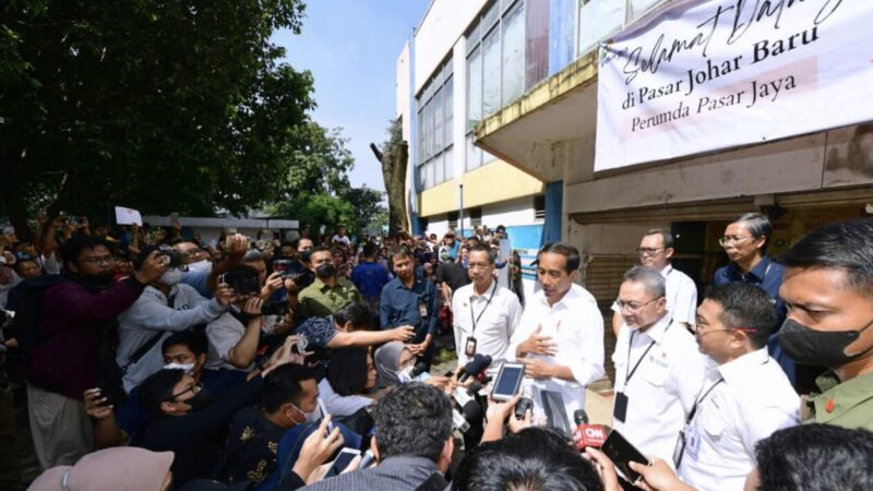 Jelang Lebaran, Presiden Tinjau Harga Komoditas di Pasar Johar Baru