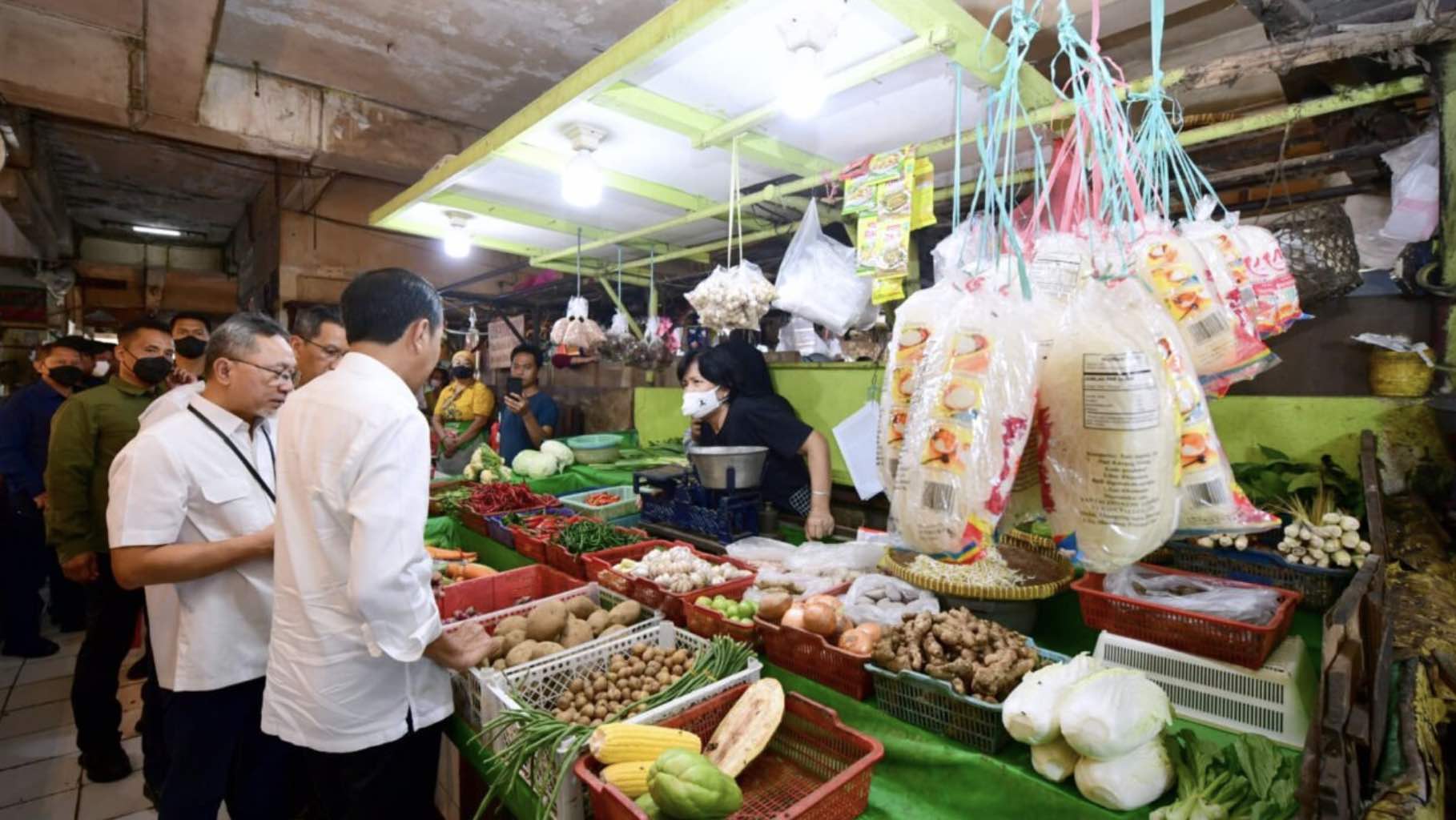 Presiden Tinjau Aktivitas Perdagangan di Pasar Rawamangun