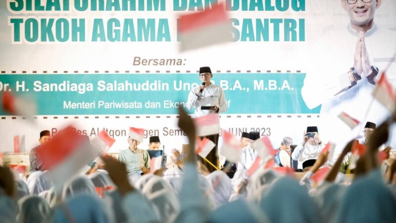 Menparekraf Dorong Para Santri Kembangkan Potensi Parekraf di Semarang