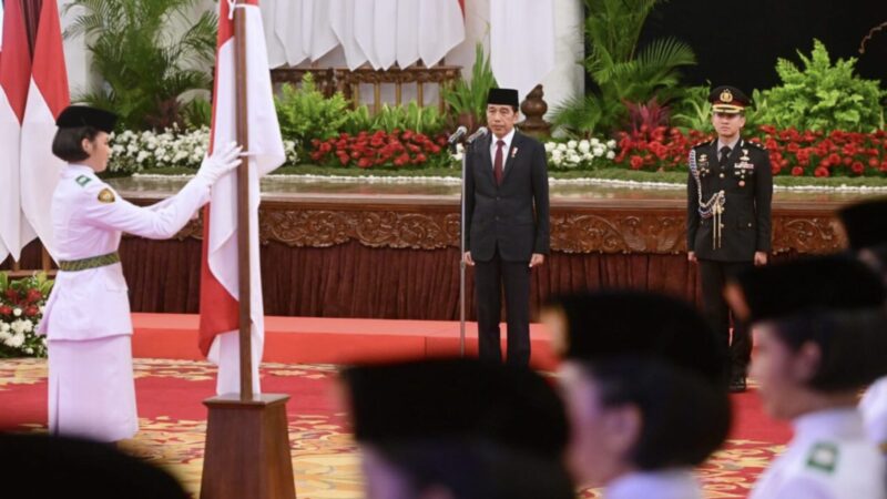 Presiden Joko Widodo Kukuhkan 76 Anggota Paskibraka Tahun 2023