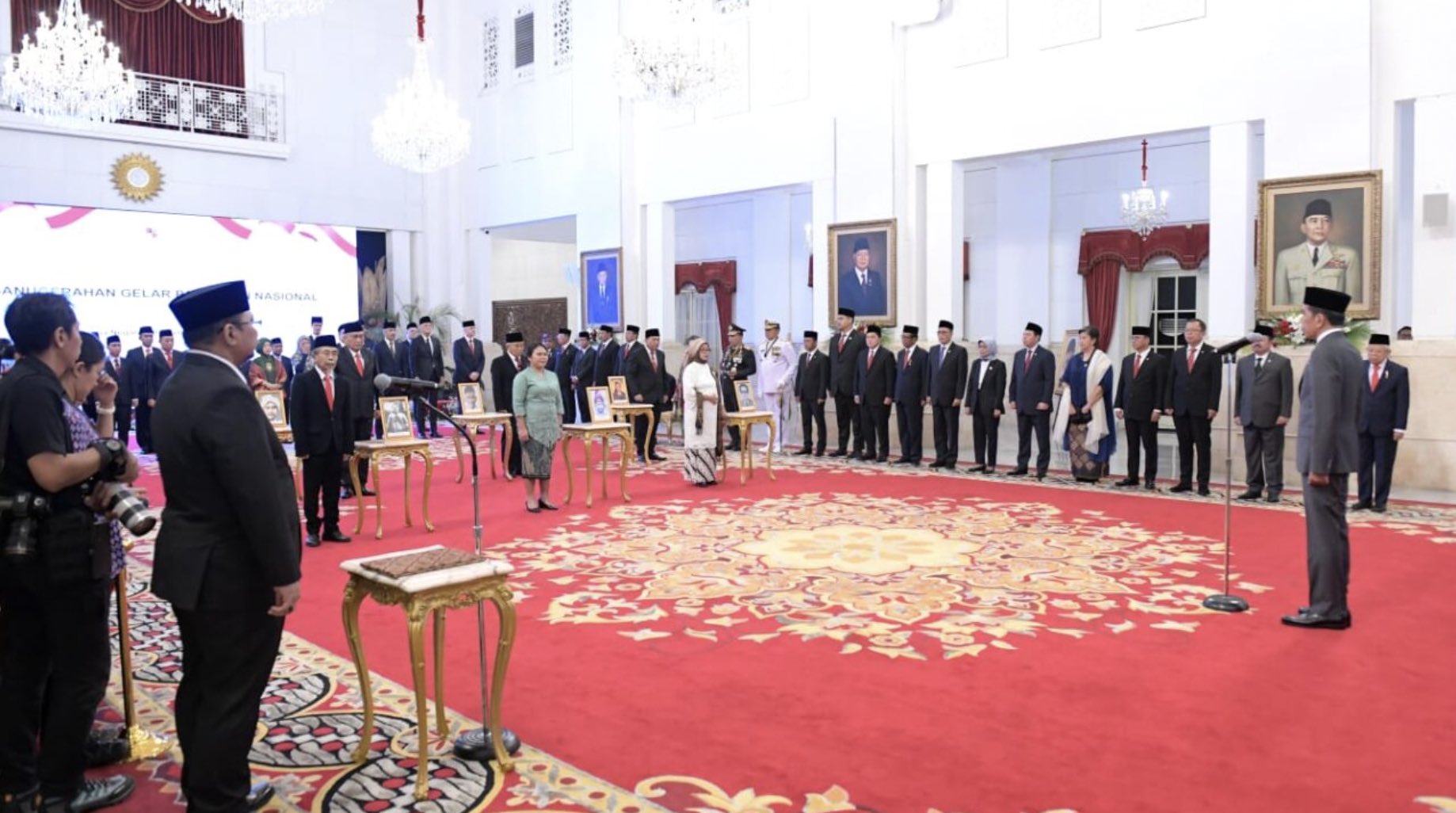 Presiden Anugerahkan Gelar Pahlawan Nasional dan Tanda Kehormatan kepada para Tokoh