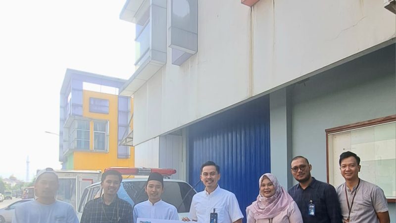 BRI Branch Office Tambun Serahkan Ambulans untuk Yayasan Pendidikan Islam Al-Muftakhir