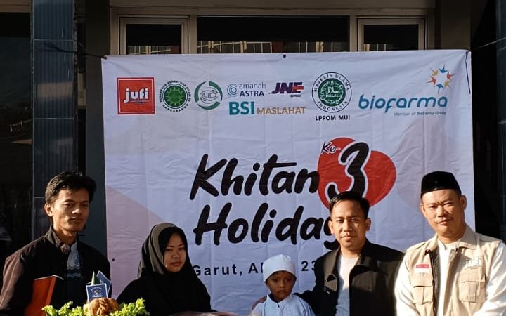 Jufi Adakan Khitan Holiday III di Pesantren Persis Rancabango Garut