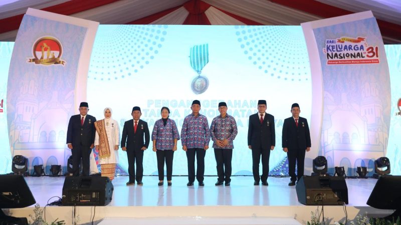 Peringatan Harganas ke-31, Menko PMK: Keluarga Penentu dan Kunci Kemajuan Negara