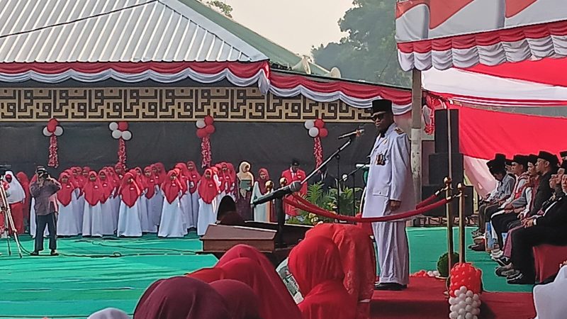 Inspektur Upacara HUT ke-79 RI, Ini Pesan KH Fadzlan Garamatan