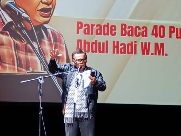 Pulo Lasman Simanjuntak Ikut Baca Puisi Pada Puncak Perayaan HPI ke-12