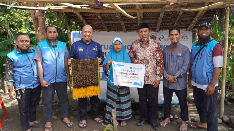 Bantuan Usaha Berdayakan Ekonomi Pengrajin Tenun Ikat Khas Ende, NTT