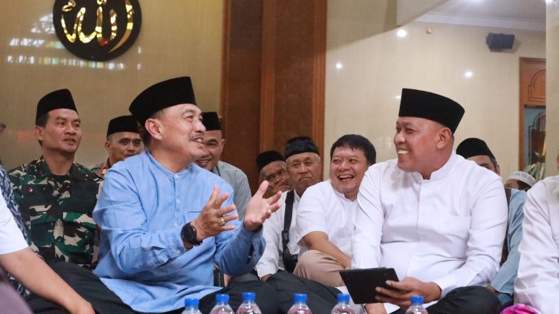 Dihadiri Wali Kota dan Wakil Wali Kota, Dewan Da’wah Kota Bekasi Gelar Bukber dan Santuni 1.573 Yatim dan Duafa