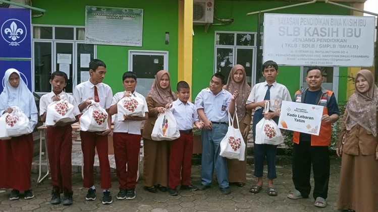 Hari Ke-20 Ramadhan, Rumah Zakat #BikinBahagia dengan 156.738 Paket Berkah untuk Penerima Manfaat