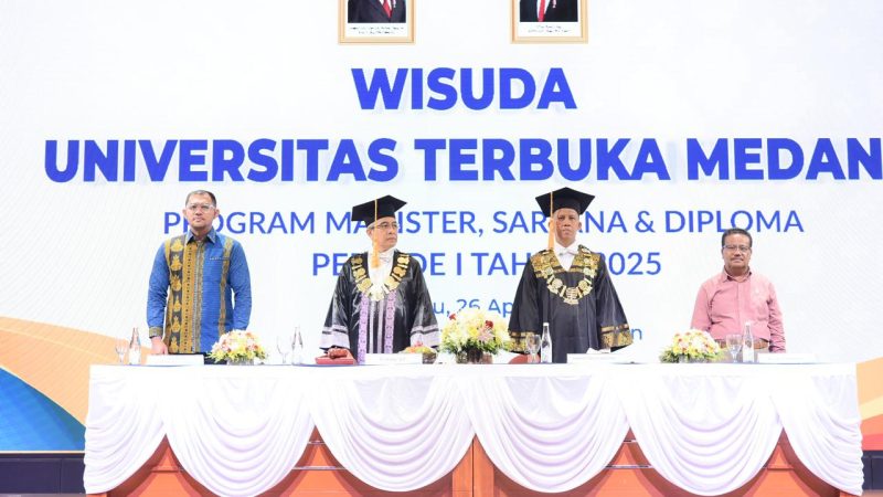 UT Medan Gelar Wisuda Perdana 2025
