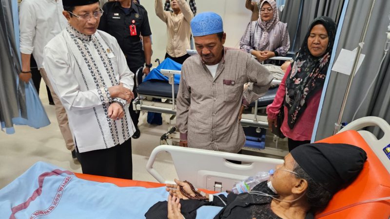 Sambangi RS PMI dan RSUD Bogor, Menag Jenguk Korban Bangunan Majelis Taklim yang Ambruk