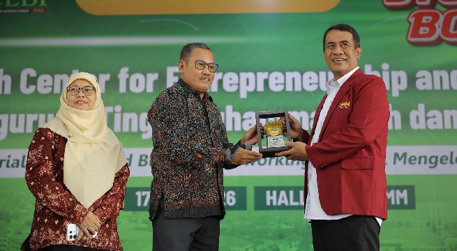 Mentan Amran Ajak Mahasiswa Bangun Bisnis Sejak Kuliah, Pertanian Modern Jadi Peluang Besar