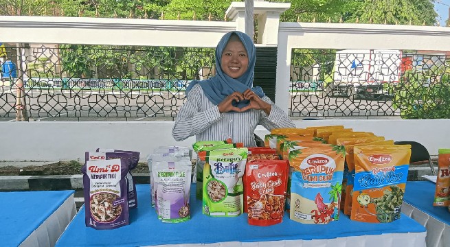 Kisah Rosyidah, Purna Pekerja Migran Indonesia yang Berhasil Kembangkan Usaha Olahan Hasil Laut di Pesisir Indramayu berkat Pelatihan dari BRI Peduli 
