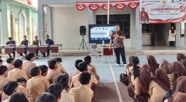 Siswa Diberikan Literasi Digital