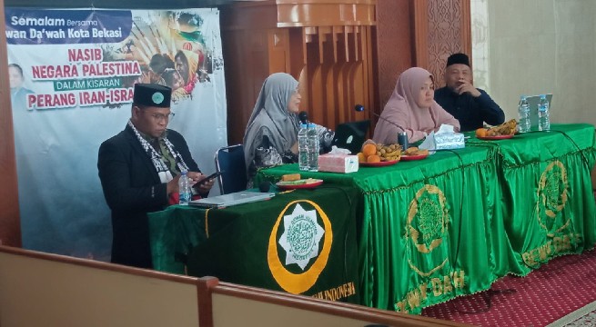 Dewan Da’wah Kota Bekasi Bentengi Keluarga dari Bahaya LGBTQ