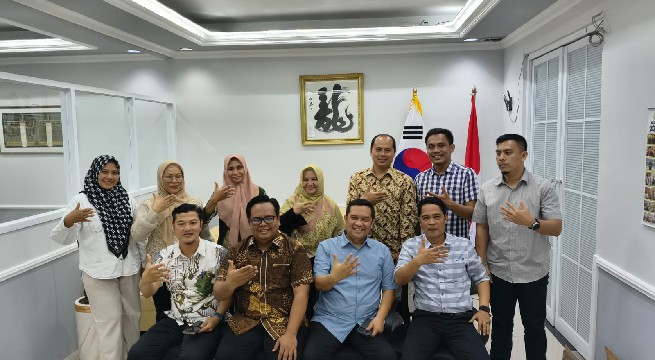 Transformasi Pendidikan Berbasis Riset Kearifan Lokal dan Berkelanjutan