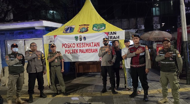 Antisipasi Gangguan Kesehatan Akibat Abu Vulkanik, Polres Jakbar Bersama 3 Pilar Siagakan 9 Posko