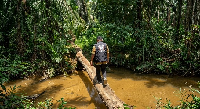 Harus Lewati Jalan Berlumpur dan Minim Sinyal di Rantau Prapat, Kepala Unit BRI Menemani UMKM untuk Naik Kelas