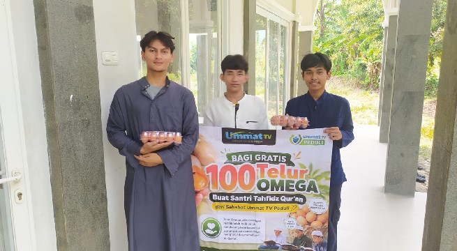 BPRS Amanah Ummah dan Ummat TV Peduli Tebar 300 Telur Omega ke Pesantren di Bogor