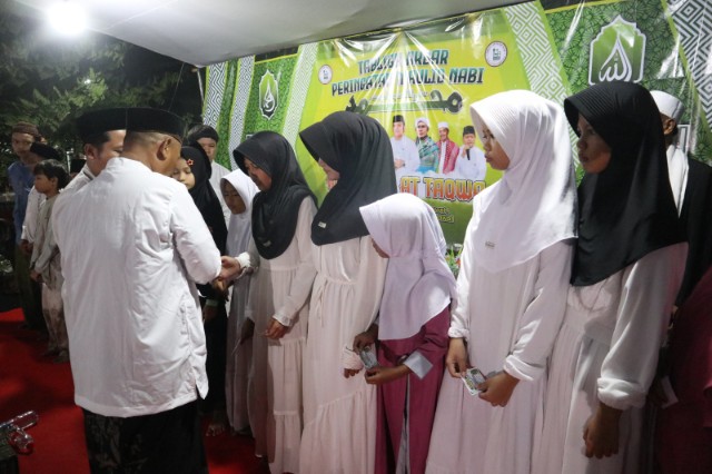 Mushola At Taqwa di Jatibening Gelar Maulid Nabi Muhammad SAW