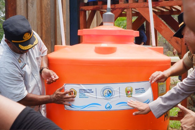 Tim Ekspedisi Patriot Unpad Resmikan Water Treatment Pasoepati Padjadjaran, Perkuat Akses Air Bersih di Bomberay–Tomage