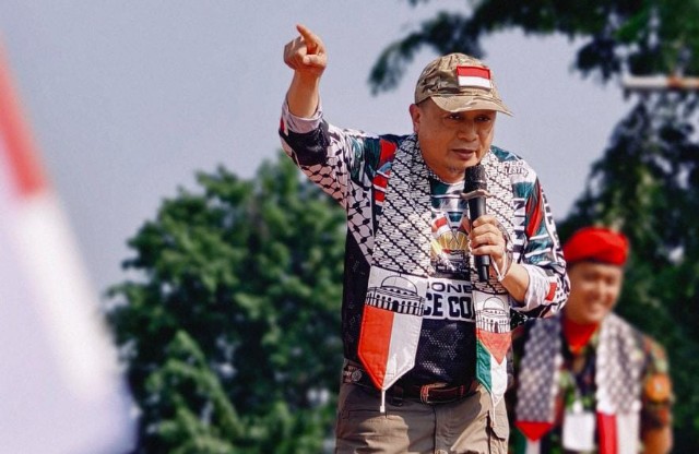 Jangan Beri Panggung Andrea Bocelli di Indonesia